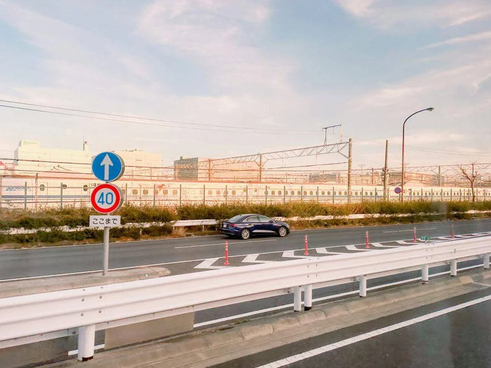 Ilustrasi jalan tol di Tokyo, Jepang. (unsplash.com/Nopparuj Lamaikul)