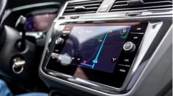 Mobil Bisa Dihack? Intip Fakta Ngerinya yang Ternyata Beda dari Film Hollywood