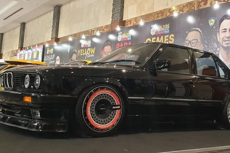 BMW E30 milik Raffi Ahmad