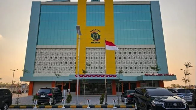 Satreskrim Polresta Madiun Kota mengungkap kronologi peristiwa meninggalnya seorang bocah berinisial AZ (7), yang diduga terjatuh di area Rumah Sakit Hermina, Kota Madiun, Rabu (29/4/2026) siang. [google.com]