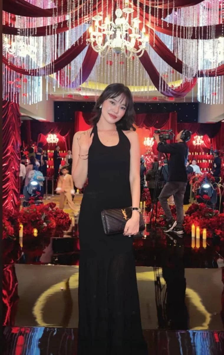 gaya tamu undangan resepsi Nathalie 