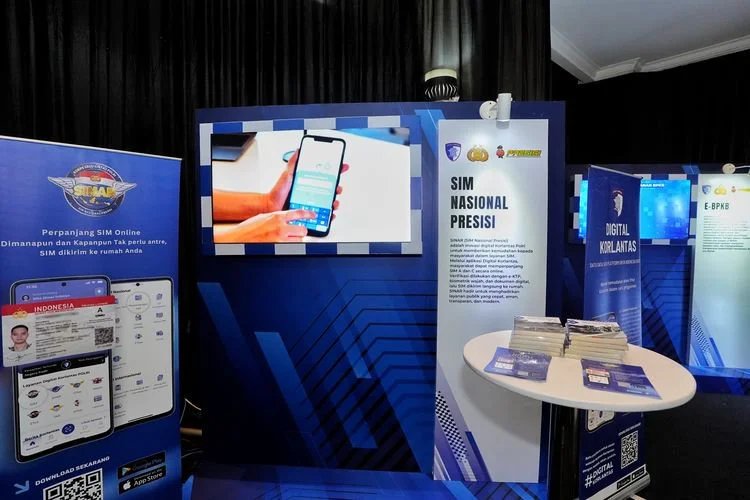 Korlantas Polri meluncurkan Surat Izin Mengemudi (SIM) Digital di Kompleks STIK Polri, Jakarta, Jumat (22/5/2026). (Dok. Korlantas Polri)