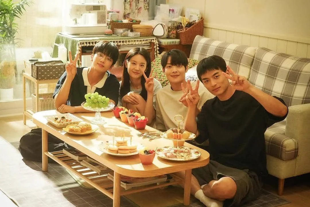 Yoo Young Jae, Jang Gyu Ri, Kim Min Gi, dan Son Sang Yeon di drama Our Beautiful Summer