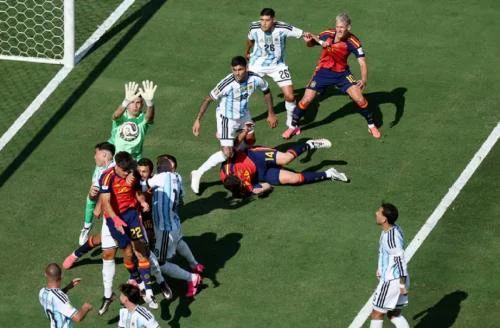 Duel sengit Timnas Spanyol vs Argentina di final Piala Dunia 2026 FIFAcom
