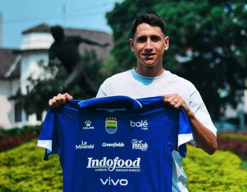 Luka Menalo. (Foto: Instagram/persib)