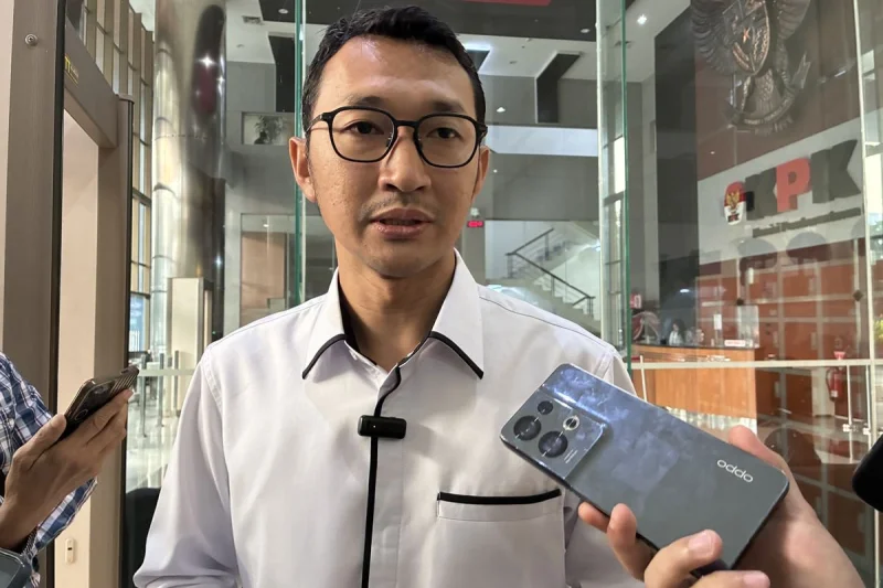 KPK Panggil Empat Saksi untuk Dalami Pertemuan Bupati Kuansing dengan Menhut Raja Juli