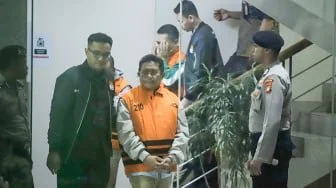 KPK Geledah Kantor Bupati Lombok Barat hingga PUPR, Sita Dokumen dan Alphard