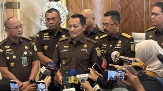 Dipanggil Penyidik Soal Emas 74 Kg, Febrie Adriansyah Belum Muncul di Gedung Bundar