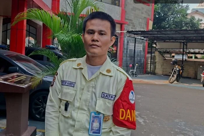 Kronologi Satpam Sujud Sambil Minta Maaf ke Pengemudi Mobil Alphard Viral, Begini Akhirnya Usai Dicaci Maki