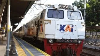 Terungkap! Ini Alasan Penumpang Tetap Setia Naik Kereta Meski Tarif Naik