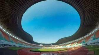 Angin Puting Beliung Lepaskan Atap, Begini Kondisi Stadion Pakansari Jelang Laga Timnas Indonesia