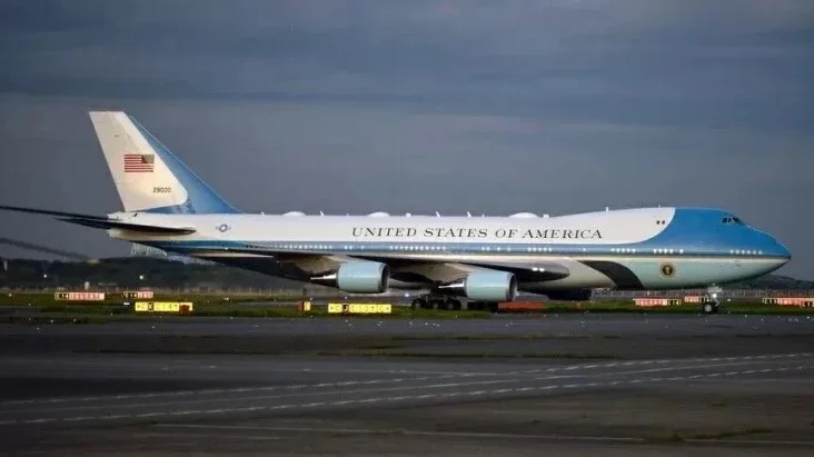 Trump Tiba-tiba Ganti Pesawat karena Takut Dibunuh usai KTT NATO di Turki