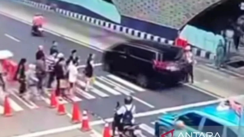 Gaya Mewah Pelat Palsu: Sopir Alphard yang Cekcok dengan Satpam Kena Tilang