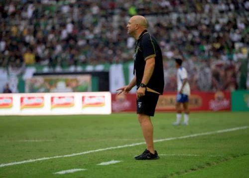 Bernardo Tavares (Persebayaid)