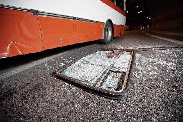 Dua Bus Tabrakan lalu Terbakar di Suriah, 35 Orang Tewas