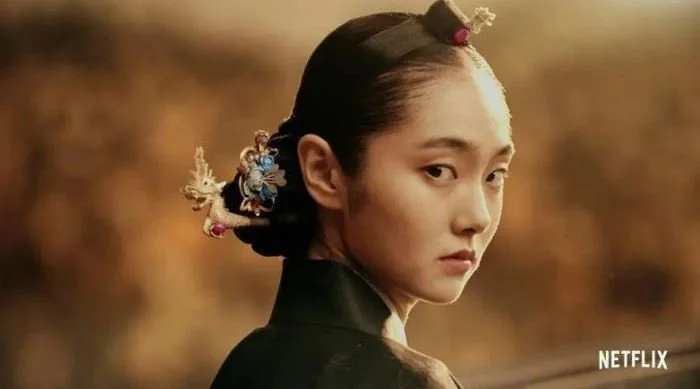 Kim Hye Jun di drama Korea Kingdom.