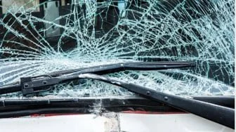 Pikap Warkidi Dihantam Truk di Pantura Indramayu: 3 Penumpang Tewas, Belasan Orang Luka-Luka