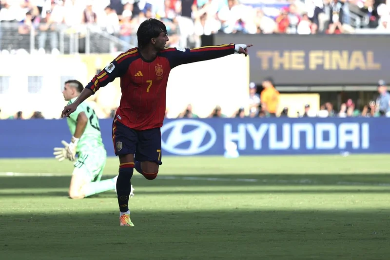 Pakai Topi "Make Spain Great Again", Aksi Ferran Torres Usai Juara Piala Dunia Tuai Pujian Trump