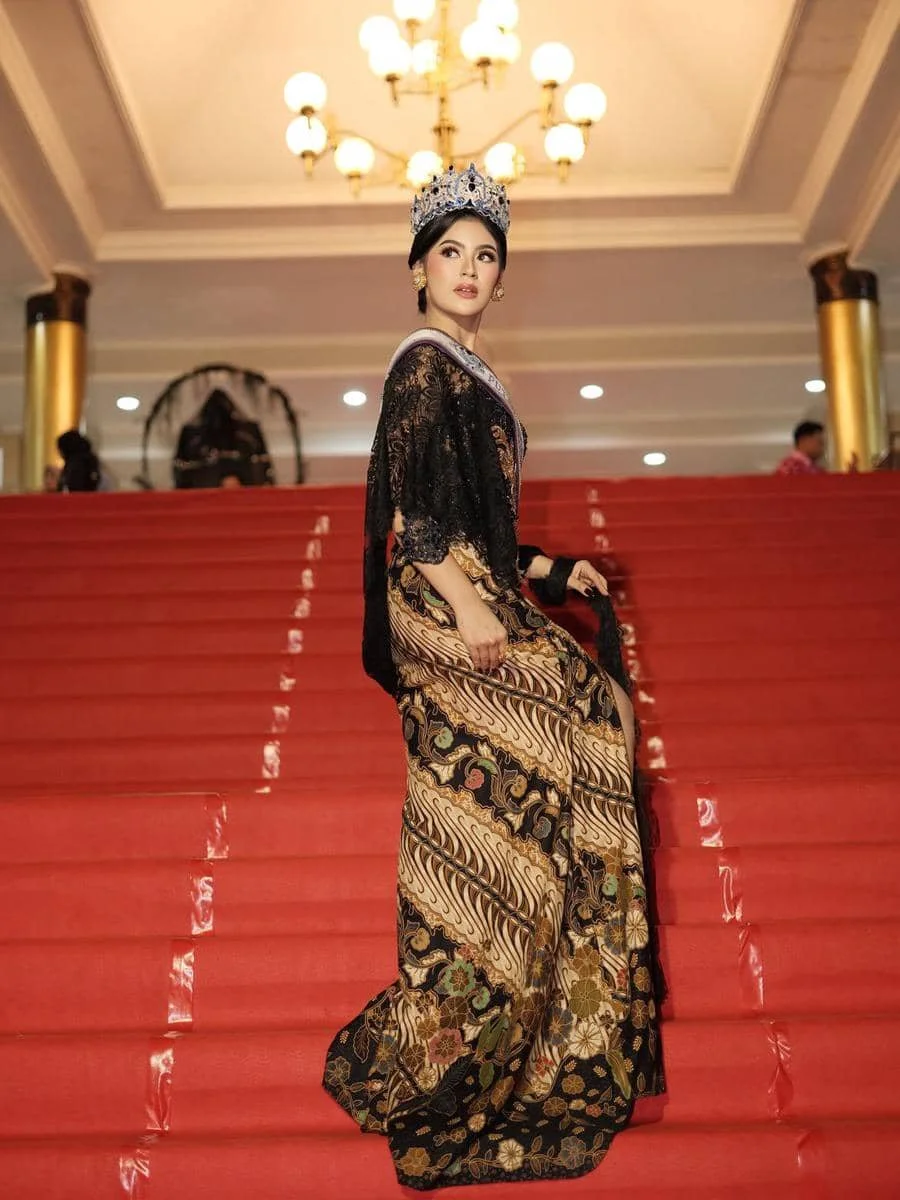 Potret Perwakilan YPI di Red Carpet Jember Fashion Carnaval 2026
