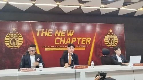 Shin Tae-yong resmi latih Persija Jakarta. (Foto: Andri Bagus/Okezone)