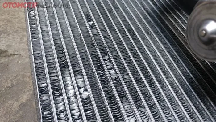 kisi-kisi evaporator rusak