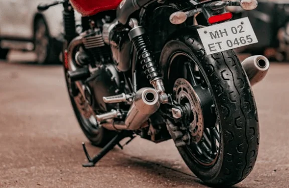 ilustrasi standar samping motor (pexels.com/Abhinav Toppo)