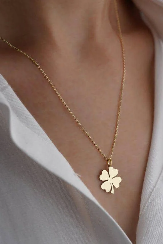 Clover Liontin