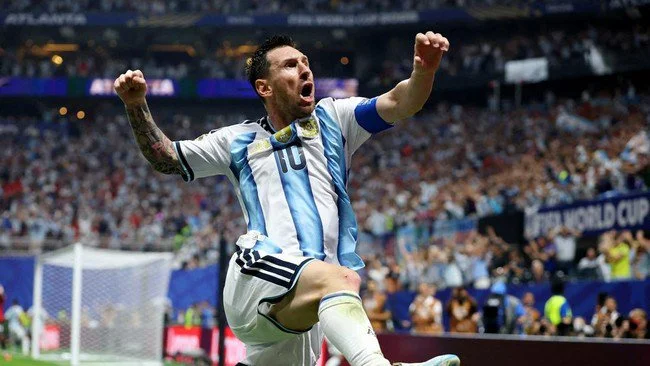 Messi Bikin Heboh saat Nonton Langsung Klub Milik Keluarga Berlaga