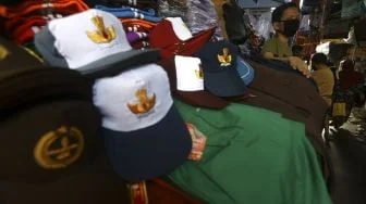 Pembagian Seragam Gratis Pemprov Kaltim Terlambat, Orangtua Terpaksa Beli Dulu