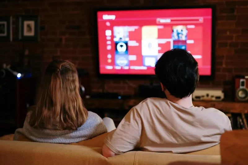 Studi: Kebanyakan Nonton TV Terkait Struktur Otak yang Lebih Kecil