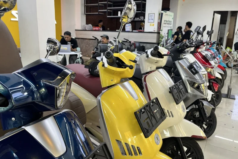 Motor Bensin Mendominasi, Pasar Motor Listrik Masih Terbuka