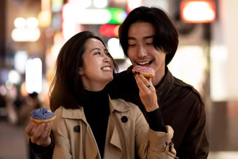 9 Tips Ampuh Merebut Hati Cowok Zodiak Leo, Berikan Perhatian