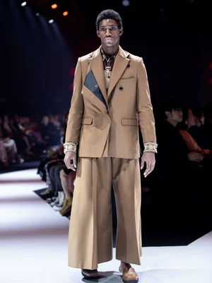 Mickhael Nana x Beatrice Angelica membawakan koleksi GARUDA pada BRI JF3 Fashion Festival 2026, Kamis (23/7/2026) di JF3 Fashion Tent, Summarecon Mall Kelapa Gading