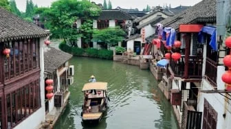 "Venesia dari Timur" di China: Kota Air Berusia 900 Tahun Ini Siap Memukau Turis Indonesia