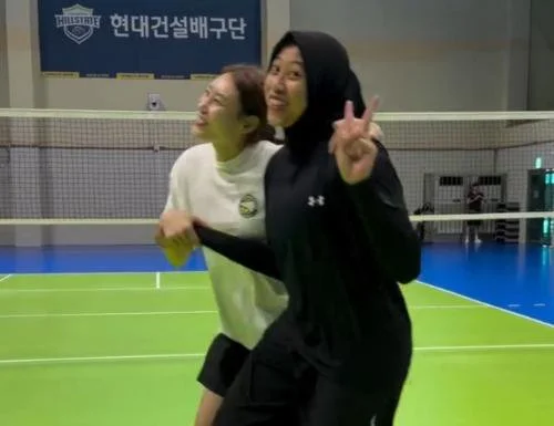 Megawati Hangestri dan Bae Yu-na. (Foto: Instagram/hdecvolleyballteam)