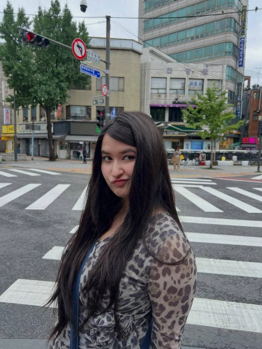 Stephanie Poetri jalan-jalan di Kota Seoul bareng kakak