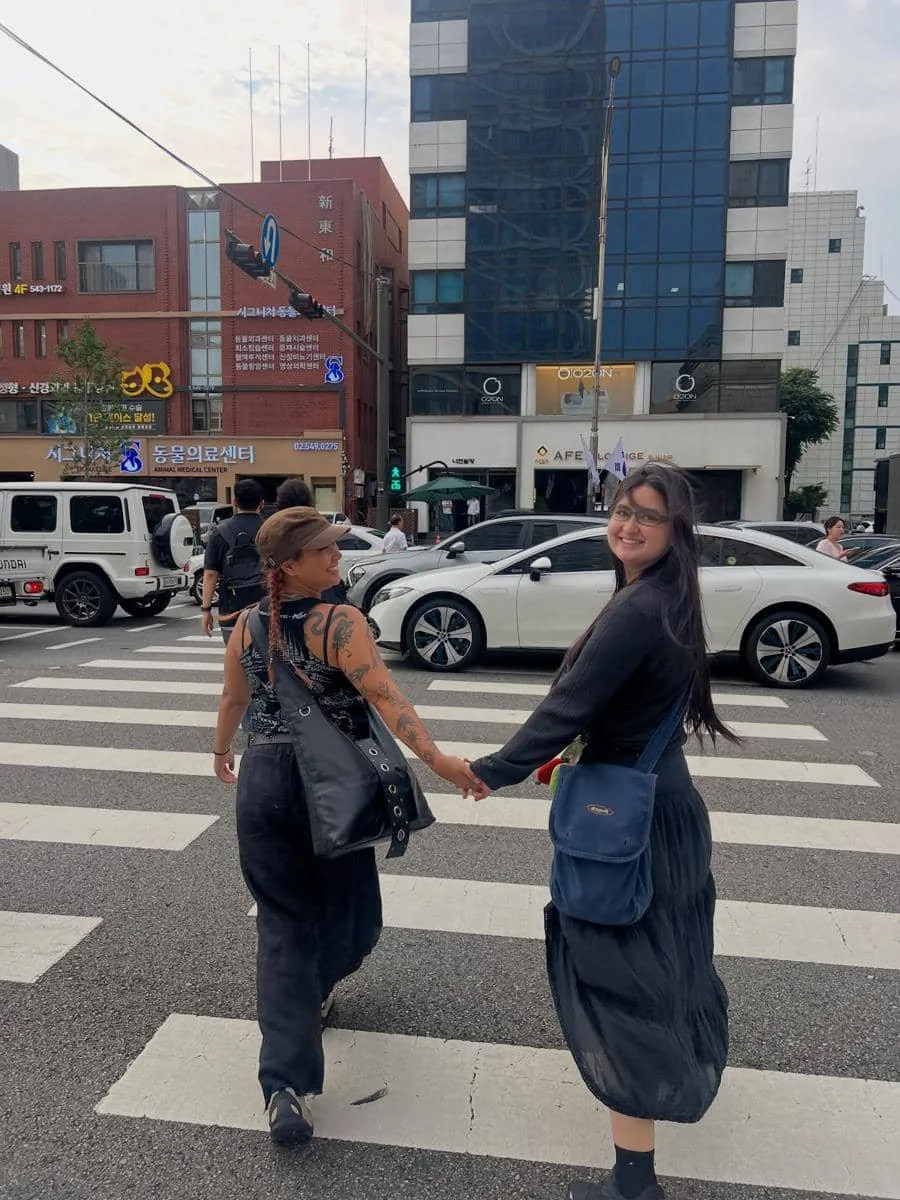 Stephanie Poetri jalan-jalan di Kota Seoul bareng kakak