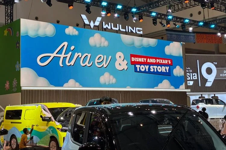 Persiapan booth Wuling di GIIAS 2026