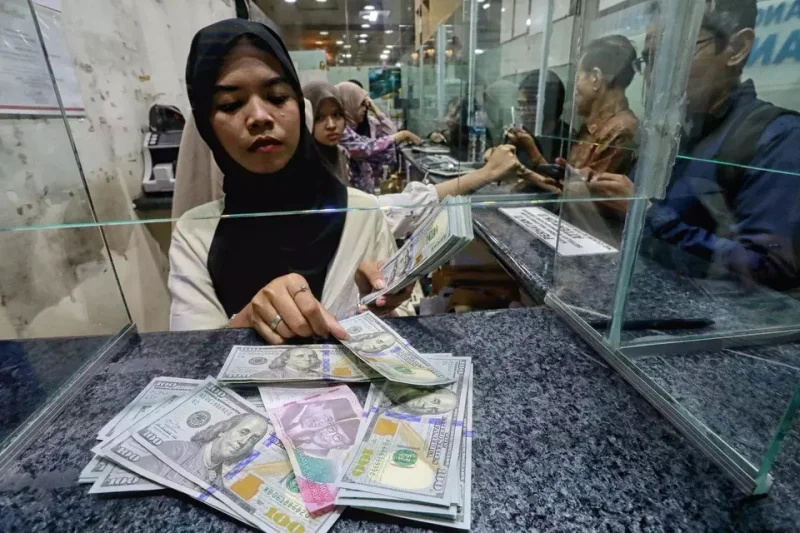 Nilai Tukar Rupiah Hari Ini Melemah Makin Dalam ke Rp 18.109