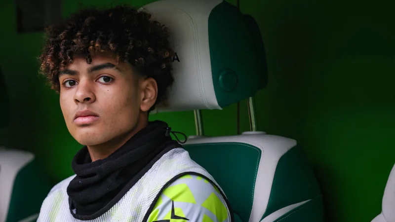 BVB, kabar dan rumor: €15 juta untuk pemain 17 tahun? Klub-klub top dikabarkan memburu permata Borussia Dortmund