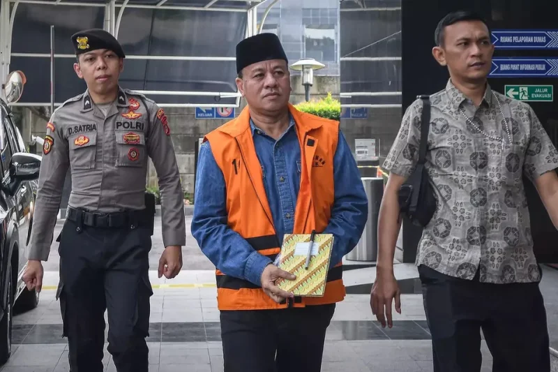 Terkait Korupsi, KPK Sita Pajero Sport Istri Kedua Bupati Kuansing