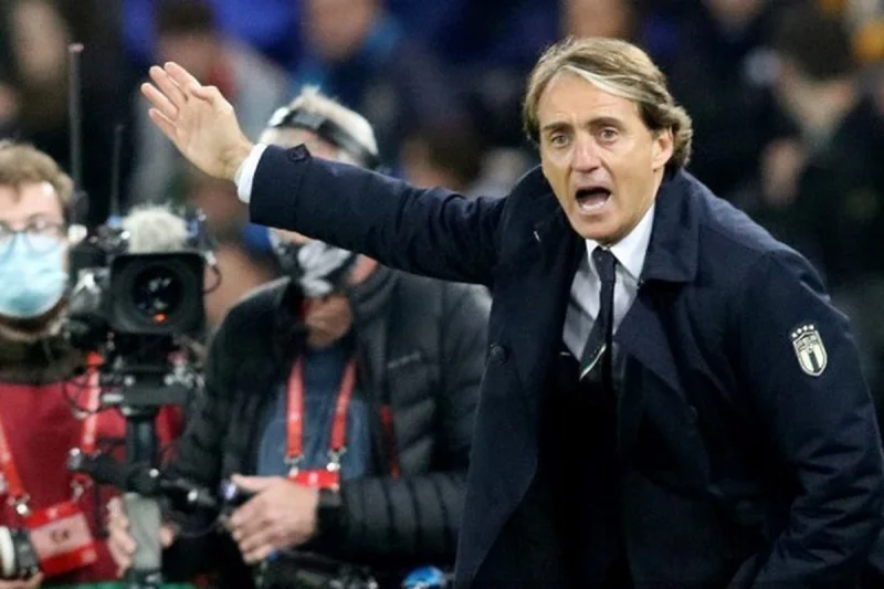 Roberto Mancini Ingin Tebus Kesalahan, Minta Maaf kepada Suporter Italia