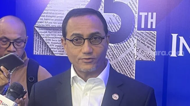 Kepala Eksekutif Pengawas Pasar Modal, Keuangan Derivatif, dan Bursa Karbon OJK, Hasan Fawzi. [Suara.com/Rina Anggraeni].