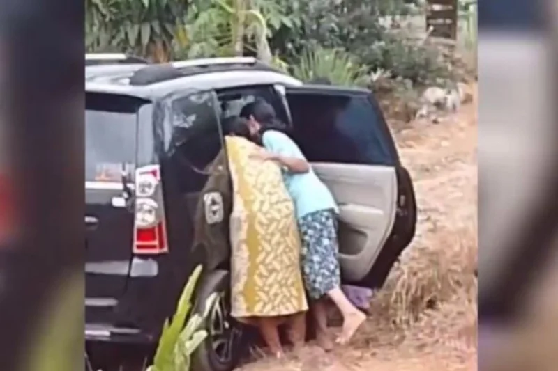 Viral Ibu Hamil Melahirkan dalam Mobil gegara Jalan Rusak, Gubernur Lampung Minta Maaf