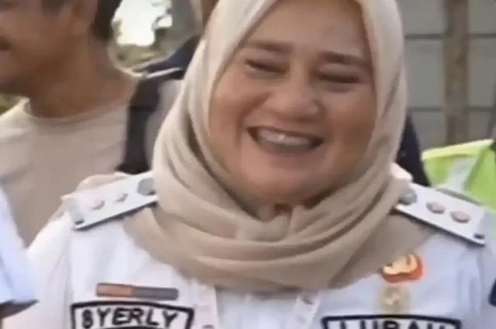 Profil Syerly, Lurah Paya Pasir yang Viral Usai Nyeletuk 'Ciyee Curhat Dia Bah' Saat Warga Keluhkan Kondisi Jalan ke Walkot Medan