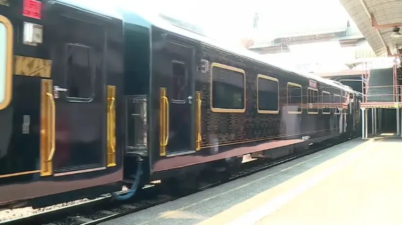Kala Prabowo Jajal Kereta Mewah The Nusantara Explore di Semarang