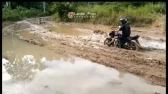 Setelah Lampung Viral, Warga Banyuasin Juga Patungan Hampir Rp1 Miliar Demi Jalan Rusak