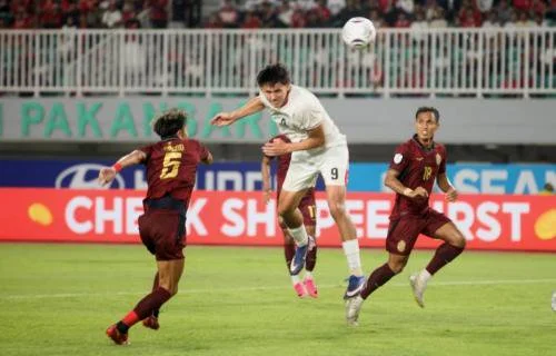 Mitchell Baker cetak gol di laga Timnas Indonesia vs Timnas Kamboja (Foto: Okezone/Isra Triansyah)