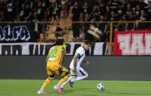 Carlos Franca berpotensi tampil di fase grup Liga Champions 2026-2027. (Foto: Instagram/@carlosfranca09)