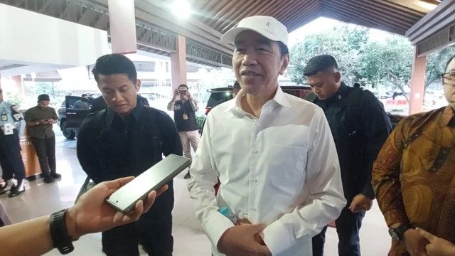 Jokowi Bertolak ke NTT, Lanjutkan Safari Politik Bareng PSI